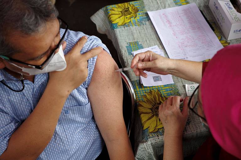 É falso que aparelho criado por brasileiro seja capaz de detectar trombose em vacinados