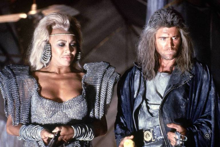 Mel Gibson and Tina Turner in Mad Max 3: Além da Cúpula do Trovão (1985)