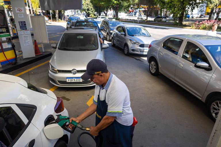 Petrobras aumenta preço do diesel e reduz o da gasolina