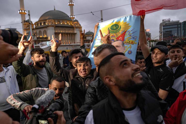 Ruas de Istambul refletem polarização do 2º turno histórico na Turquia
