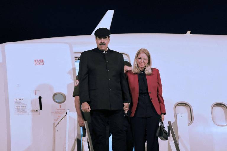 Maduro desembarca em Brasília a convite de Lula para cúpula sul-americana