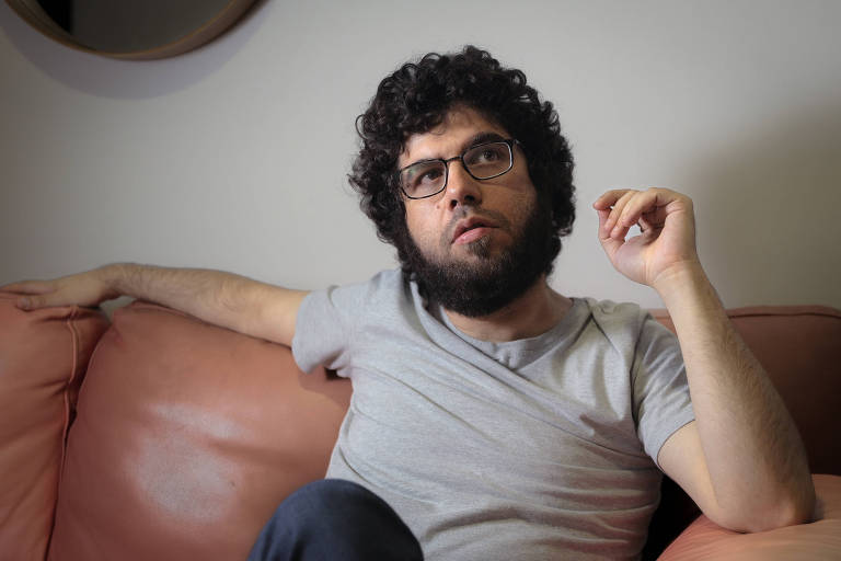 Lucas Monteiro, o Legume, é professor de história em colégio particular de SP