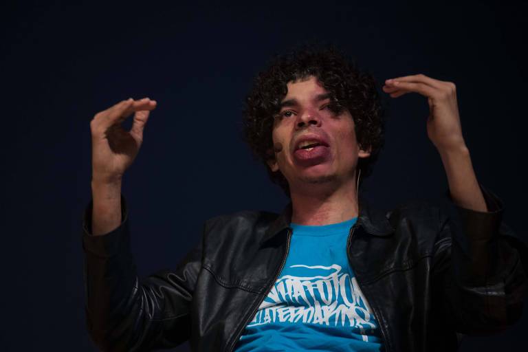 O produtor cultural Pablo Capilé participa da Flip (Festa Literária Internacional de Paraty), em Paraty (RJ), em 2013; ativista do grupo Fora do Eixo, ele ganhou projeção com o projeto da Mídia Ninja