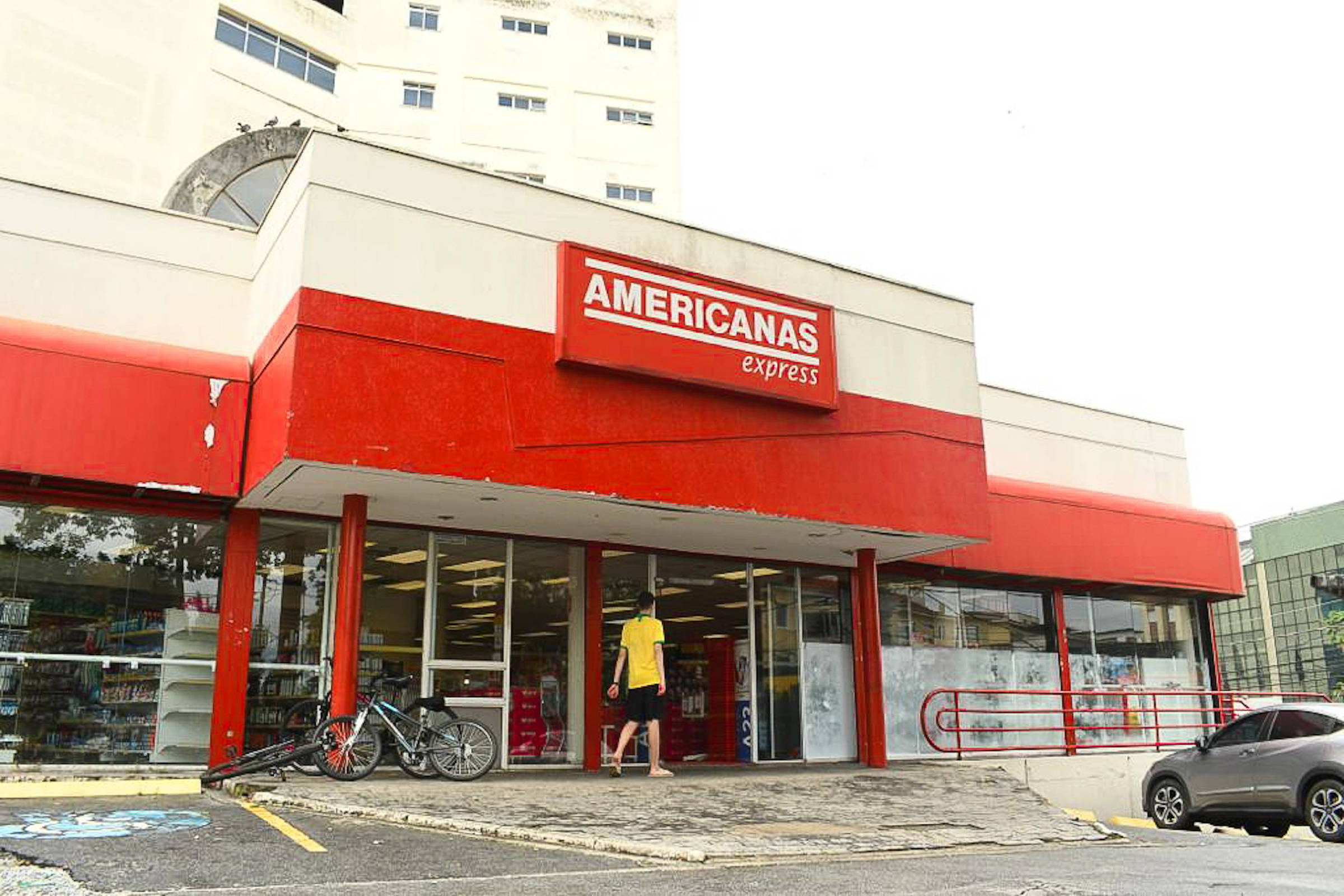 Cliente encontra rato em filial das Lojas Americanas