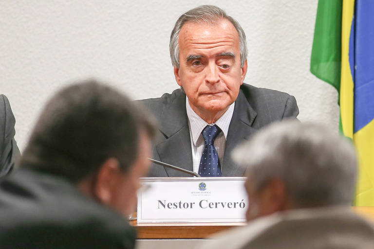 É falso que Lula tenha reconduzido Nestor Cerveró a cargo na Petrobras