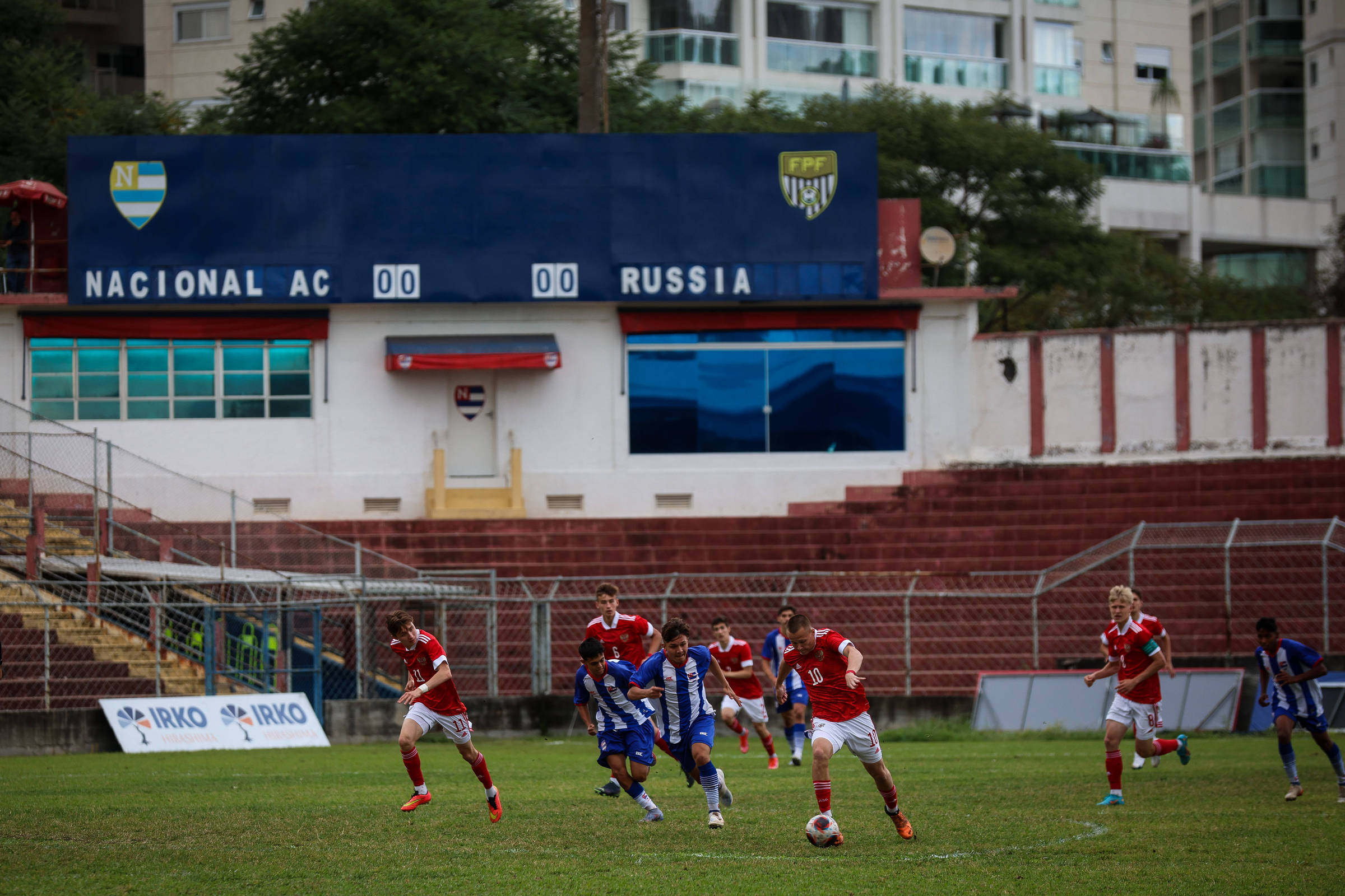 Futebol russo segue vivo, mas pode retroceder fora de competições