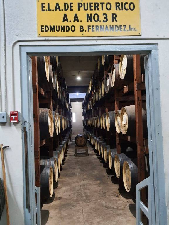 Barricas de envelhecimento do rum Del Barrilito, em Porto Rico