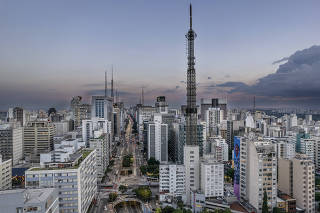 ***Especial Aniversario da Cidade de Sao Paulo. 468 anos. Verticalizacao da cidade. Vista da regiao da avenida Paulista  lado Consolacao