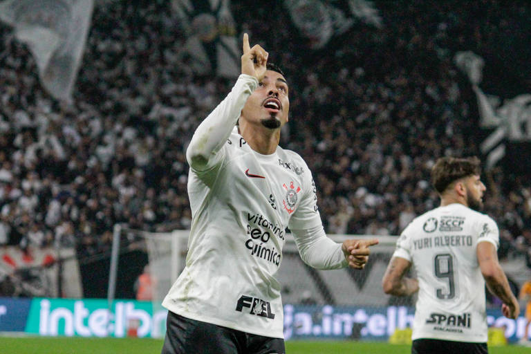 Matheus Bidu comemora o primeiro gol do Corinthians