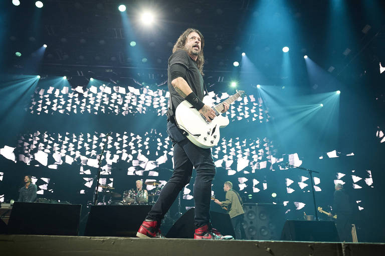 Foo Fighters retoma grunge em álbum de luto após a morte de baterista