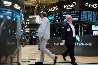 New York Stock Exchange Opens Amid Debt Limit Negotiations