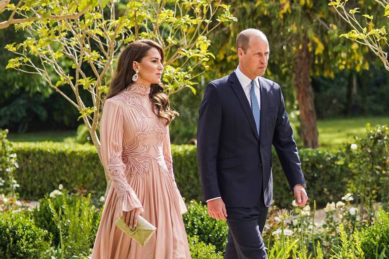 Príncipe William e Kate Middleton vão a casamento de luxo de príncipe da Jordânia; veja fotos