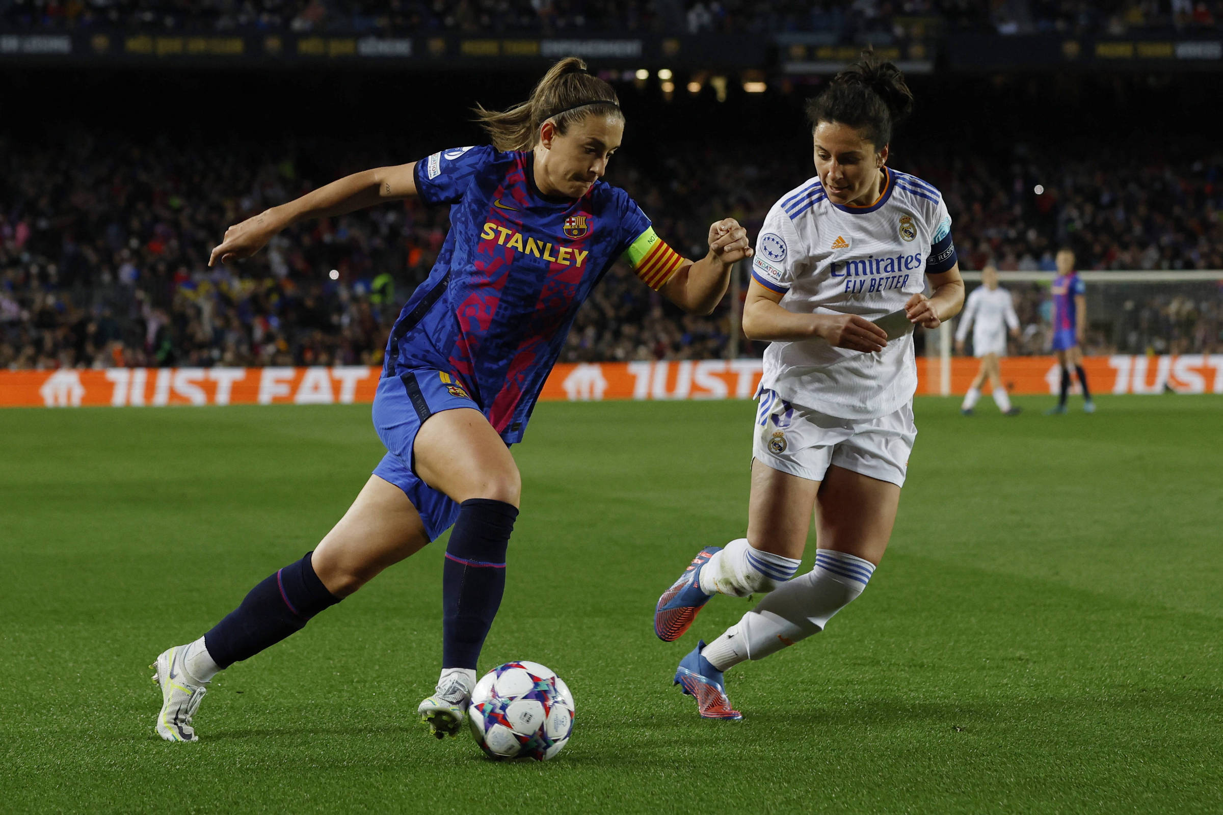 O futebol feminino para além das quadras e dos gramados - Revista