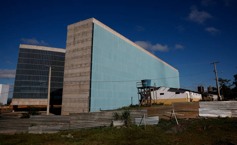 Obras da nova sede do TRF-1 estão paradas há quase nove anos em Brasília