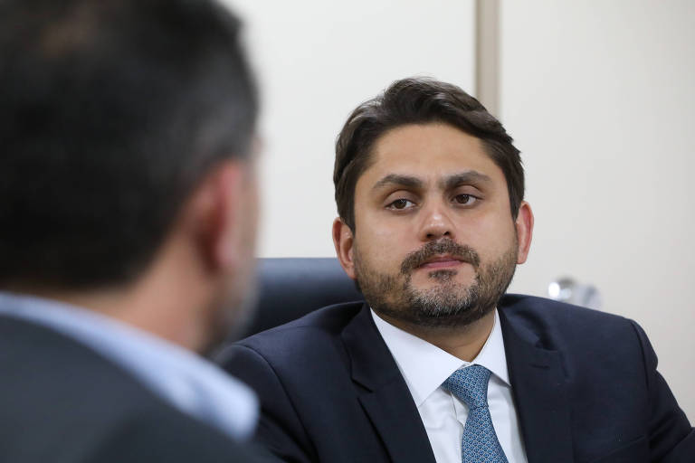Empresa atribuída a ministro de Lula não tem sede nem funcionários e acumula dívidas