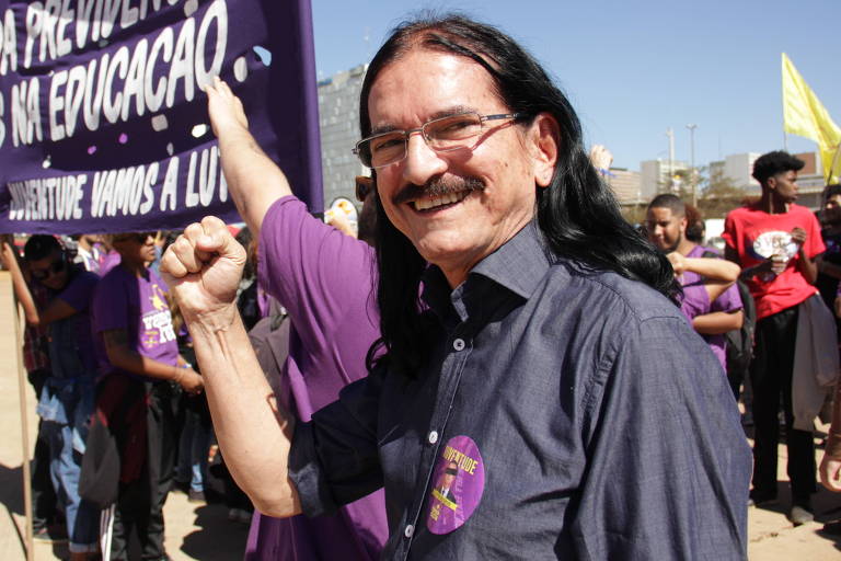 O ex-deputado Babá participa de ato contra Bolsonaro, em Brasília