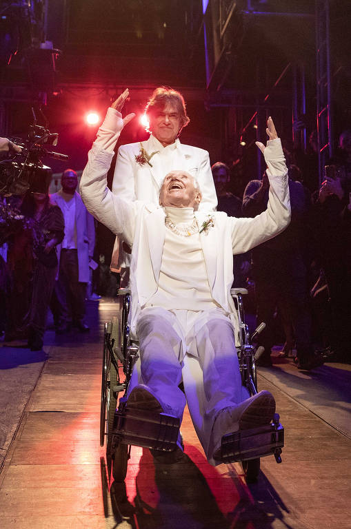 Casamento do ator e diretor teatral  Zé Celso com o também ator Marcelo Drummond, 60, no teatro Oficina