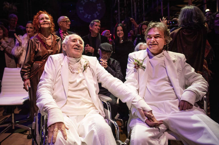 Casamento do ator e diretor teatral  Zé Celso com o também ator Marcelo Drummond, 60, no teatro Oficina