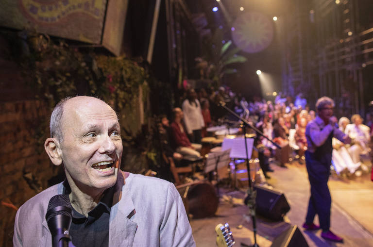 José Miguel Wisnik e Celso SIm  se apresentam durante casamento de Zé Celso Martinez Correa e Marcelo Drummond