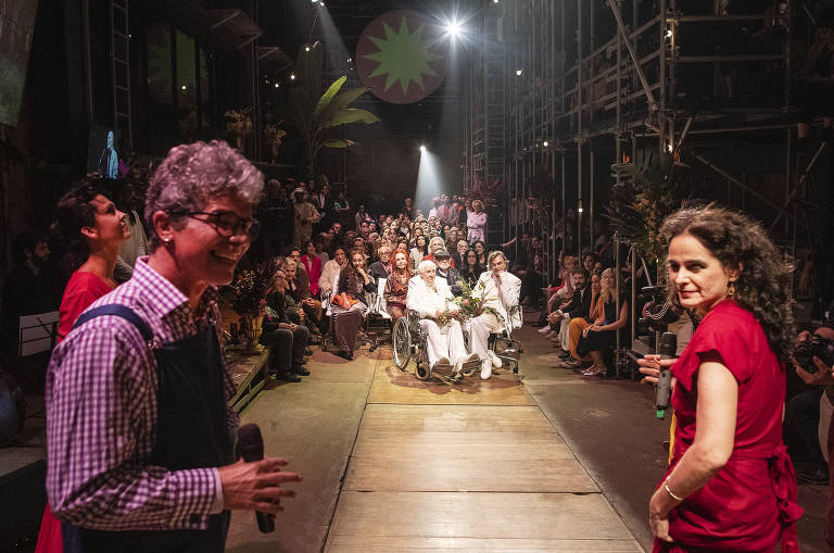 Marina Wisnik , Celso Sim e Mariana de Moraes se apresentam durante casamento de Zé Celso Martinez Correa e Marcelo Drummond