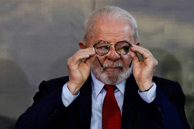 Lula quer trocar conselheiro do governo na Eletrobras, mas não consegue