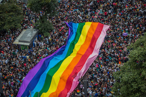 SÃO PAULO, SP, BRASIL, 03.06.2018: Movimentação na 22ª edição da Parada do Orgulho LGBTQIA+, na Avenida Paulista. (Foto: Bruno Santos/Folhapress) ORG XMIT: AGEN1806031339702600