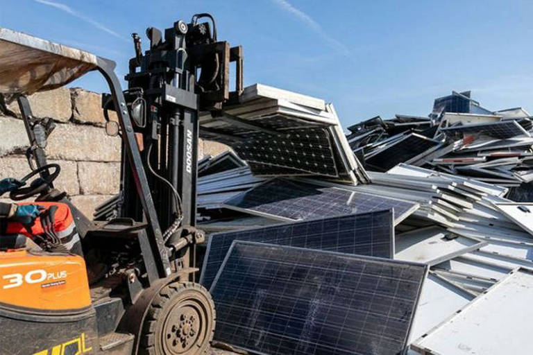Why popularization of solar panels can cause ‘environmental bomb’ – 07/06/2023 – Market