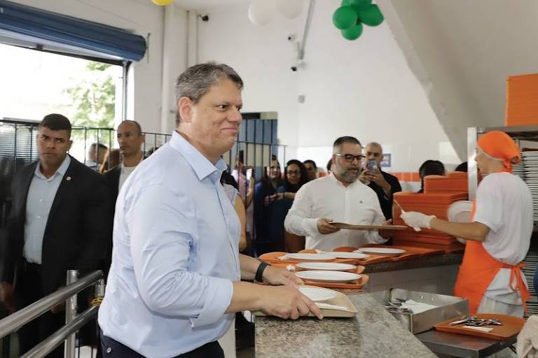 Tarcísio serves feijoada for Fridays at the seat of government – 06/08/2023 – Panel