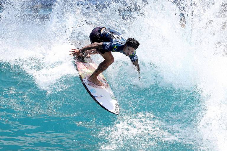 Mundial de surfe chega a momento importante em crise com brasileiros