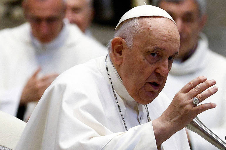Papa Francisco tem boa noite no hospital após cirurgia, diz Vaticano