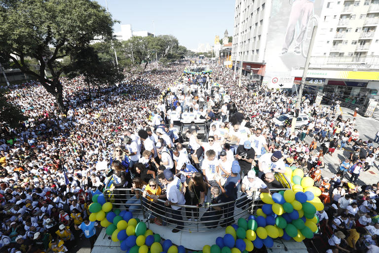 Multidão na manhã desta quinta-feira (8), na 31ª edição da Marcha para Jesus, em São Paulo
