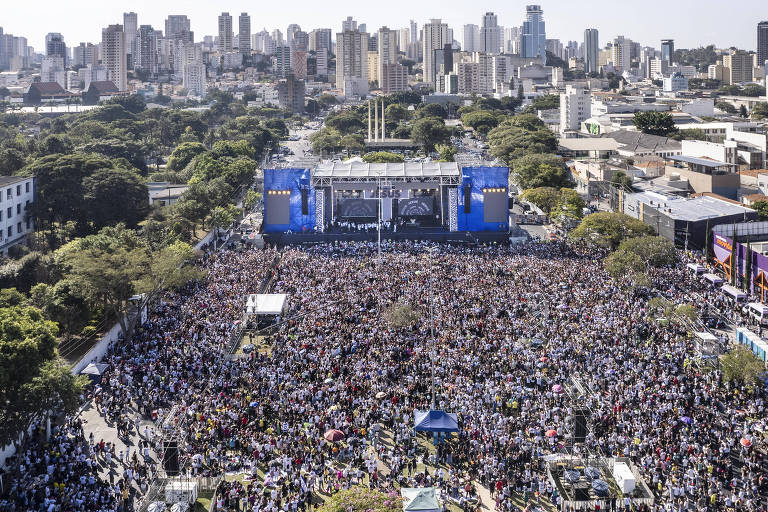 São Paulo ganha 2.433 novas igrejas em 25 anos com expansão evangélica -  05/09/2019 - Cotidiano - Folha