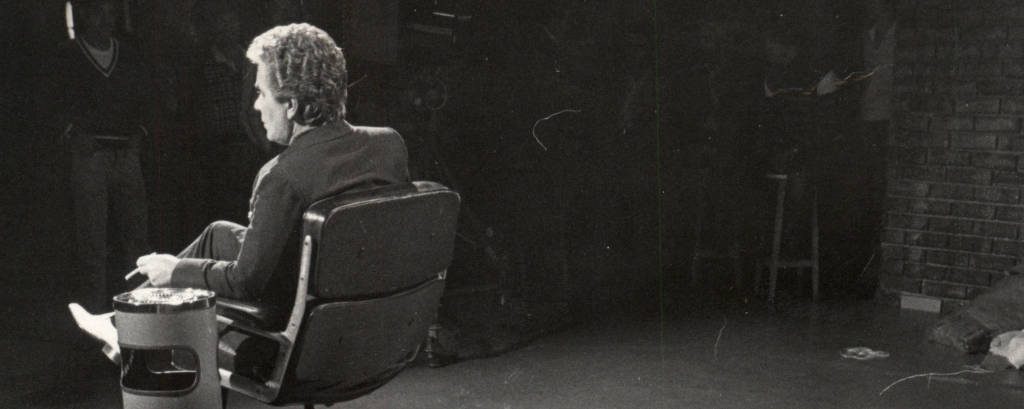 SÃO PAULO, SP, 1980 -  O apresentador Jacinto Figueira Júnior durante o programa de TV ``O Homem do Sapato Branco´´, na TV Record. (Foto: U. Dettmar/Folhapress)
