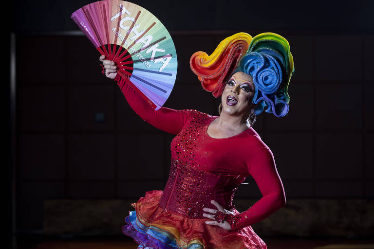 Drag queen do 'fim do mundo' celebra a Parada LGBT+ na Paulista