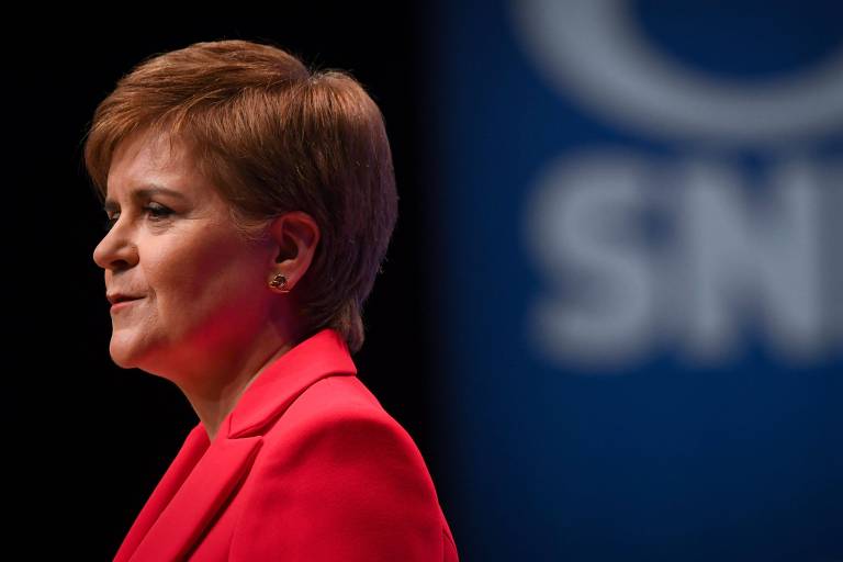 Ex-líder da Escócia é presa em investigação em torno de finanças de seu partido
