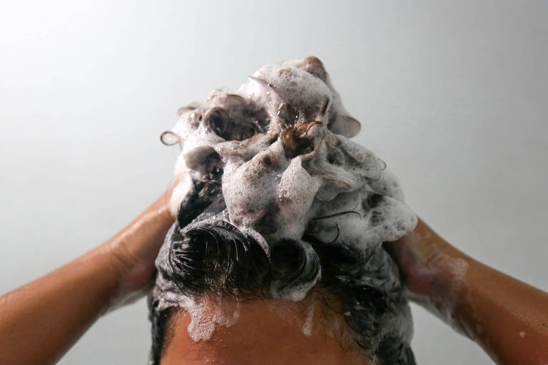 Faz mal lavar o cabelo todos os dias? Entenda