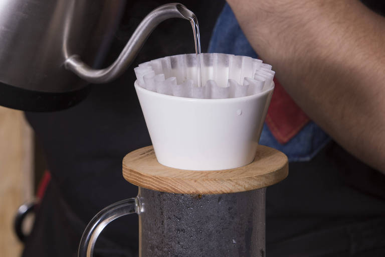 Cafeteria de SP lança café premiado por R$ 128 a xícara; vale a pena?