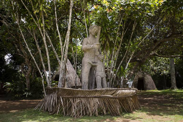 Parque Memorial Quilombo dos Palmares, localizado na Serra da Barriga (AL), reconstitui da maior e mais longeva comunidade quilombola da história do Brasil, Palmares