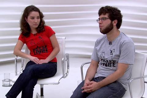 Lucas Monteiro e Nina Cappello participam de entrevista no programa Roda Viva em 2013 - (Foto: Reprodução/TV Cultura)