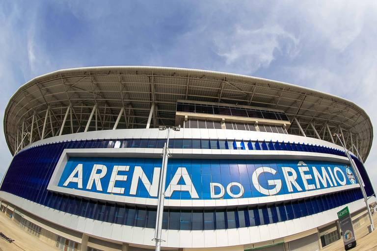 Imagem mostra vista externa da Arena do Grêmio, em Porto Alegre (RS)