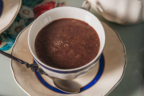 Chocolate quente francês clássico 
