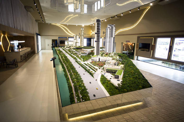 A escala da maquete do Parque Global é de 1:43