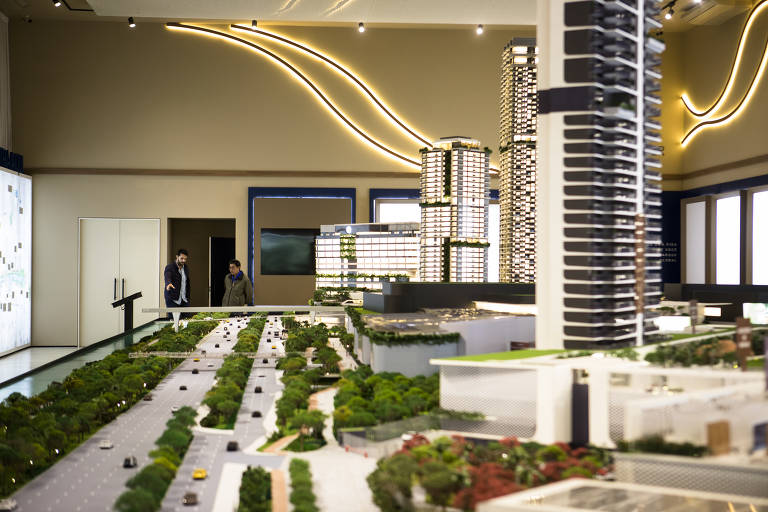 Na maquete do Parque Global as torres residenciais têm mais de 3,5 metros de altura e