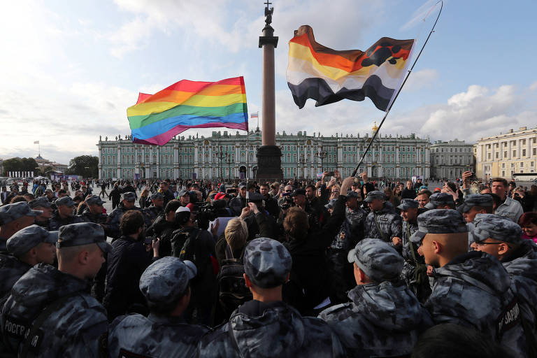Rússia prende ativista trans acusado de 'alta traição' por suposto apoio à Ucrânia