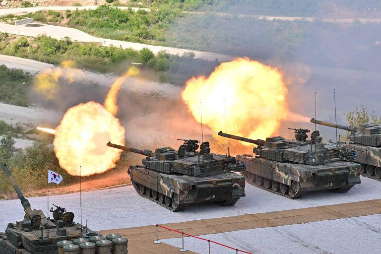 Coreia do Norte responde a exercício de Seul e volta a lançar mísseis