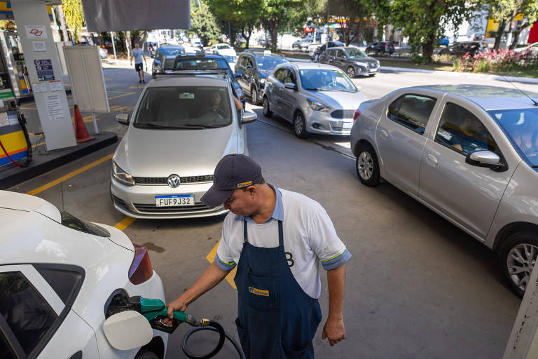 Petrobras reduz preço do diesel nas refinarias em R$ 0,27 por litro
