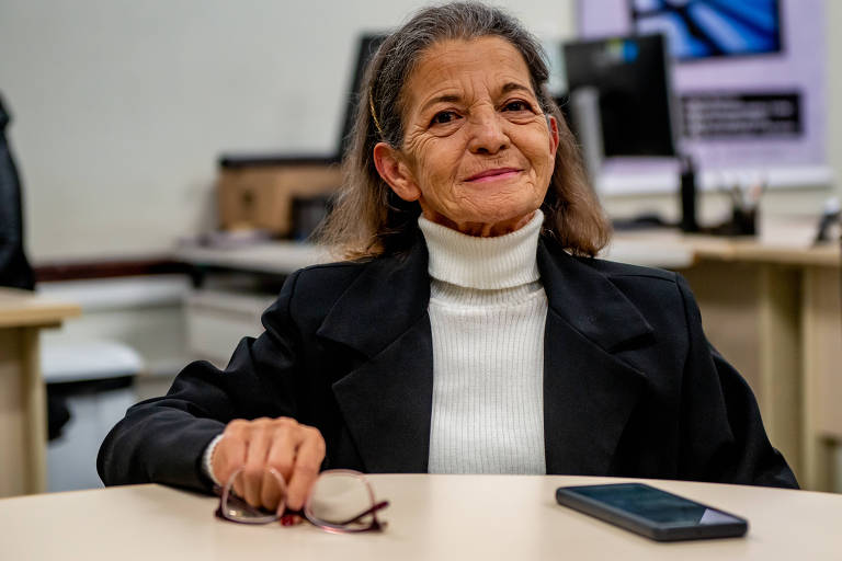 Sonhando melhorar a vida dos outros, Terezinha se forma em gestão pública aos 69 anos