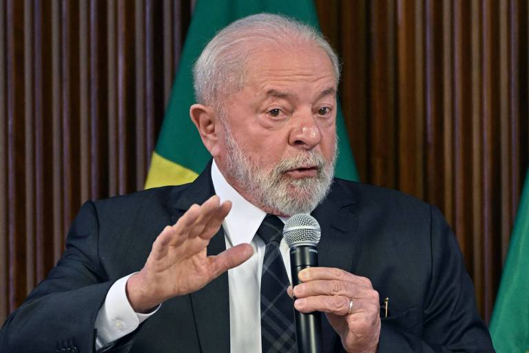 O presidente Lula fala na reunião ministerial da quinta (15), no Palácio do Planalto