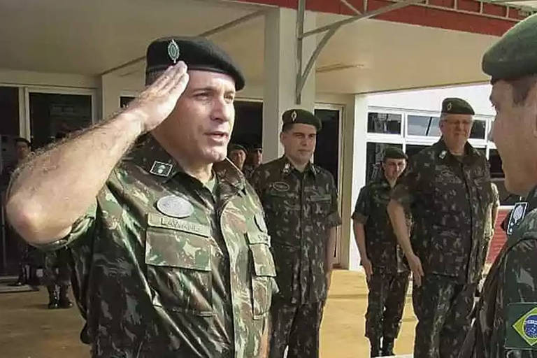 Exército decide anular nomeação de coronel que sugeriu golpe a auxiliar de Bolsonaro