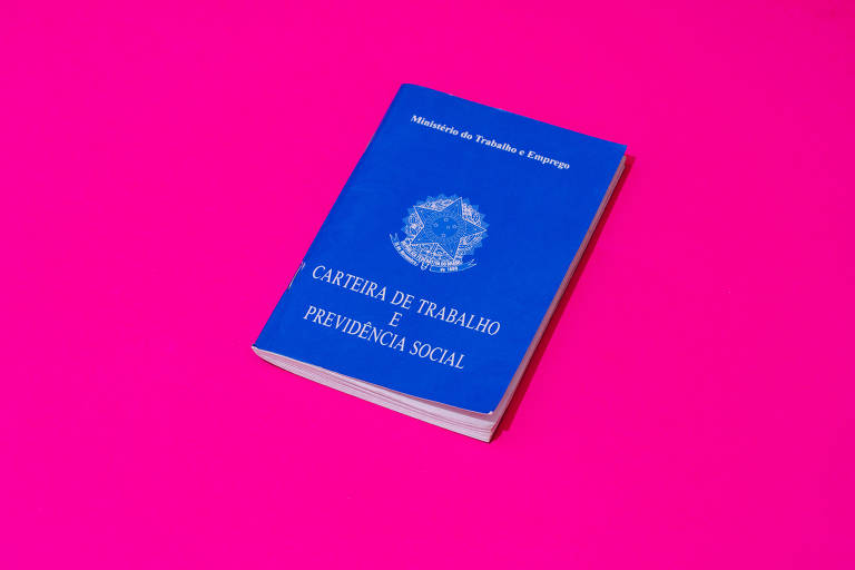 Têm direito os trabalhadores com carteira assinada, trabalhadores domésticos, rurais, temporários, intermitentes e avulsos, safreiros, atletas profissionais e diretor não empregado que pode ser equiparado aos outros trabalhadores